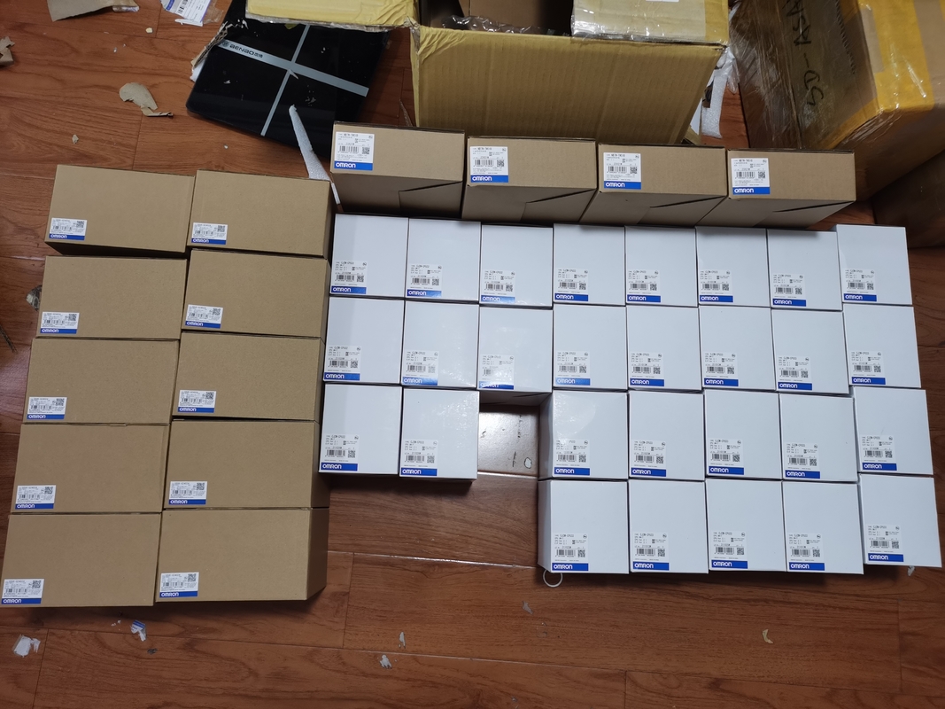 PLC CJ2M Programmable Controller CJ2M-CPU34 van USB-poortomron PLC cpu Eenheidsmodule